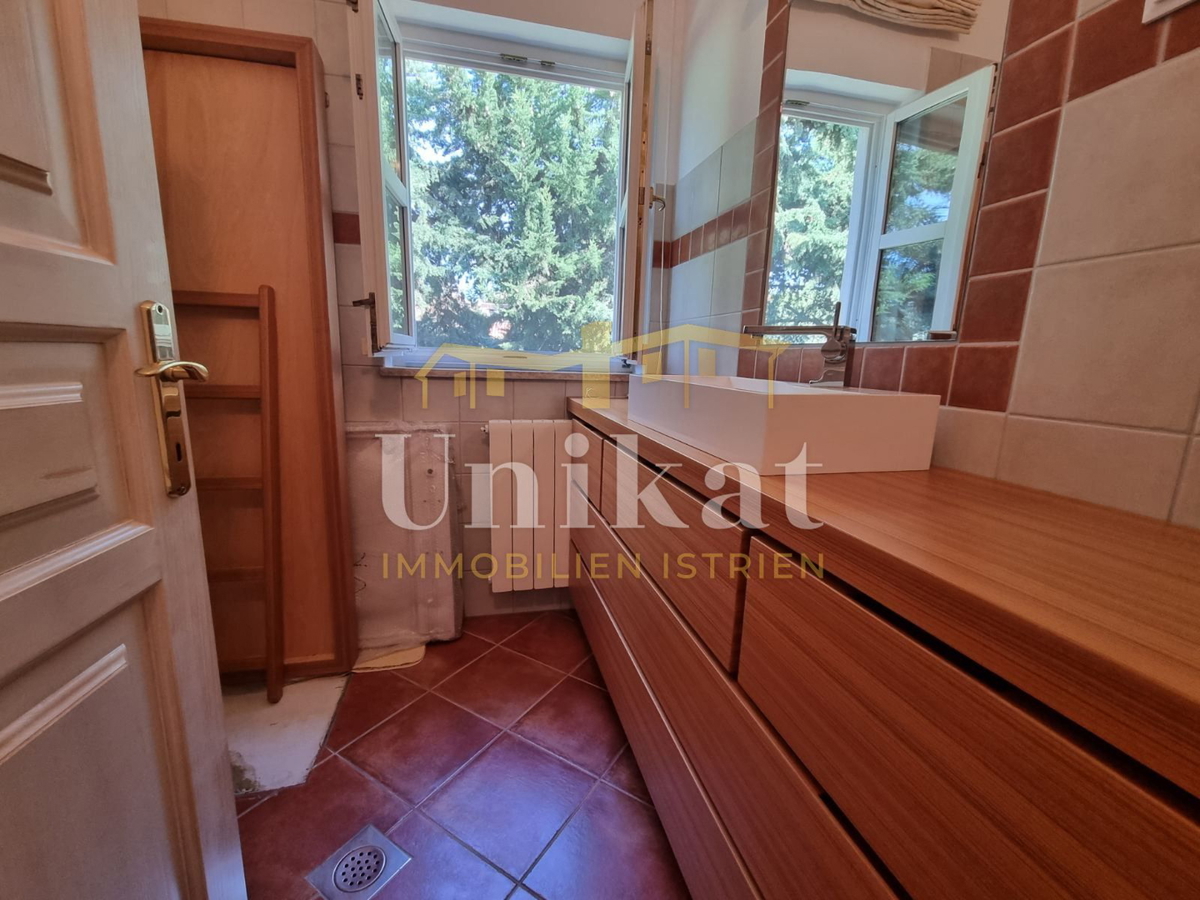 Dvojna hiša v istrskem slogu